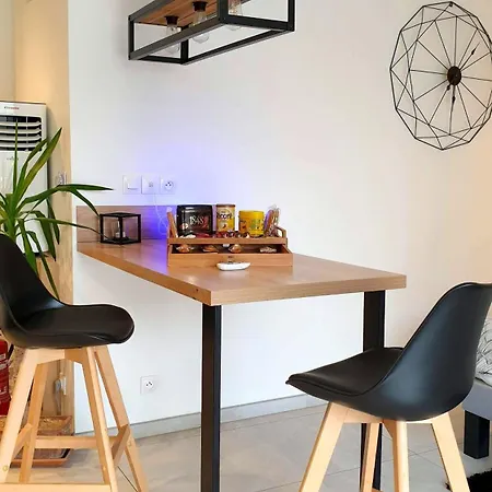 Gary - Cosy, Et Jardin Privatif A 4 Min De Cambrai Awoingt